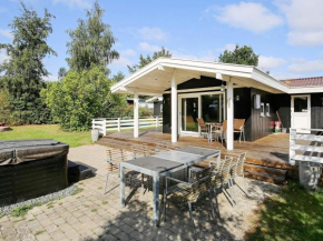 Secluded Holiday Home in J gerspris with Barbecue, Jægerspris